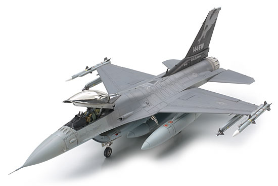 Tamiya F-16C Fighting Falcon (Block 25/32) 1/48