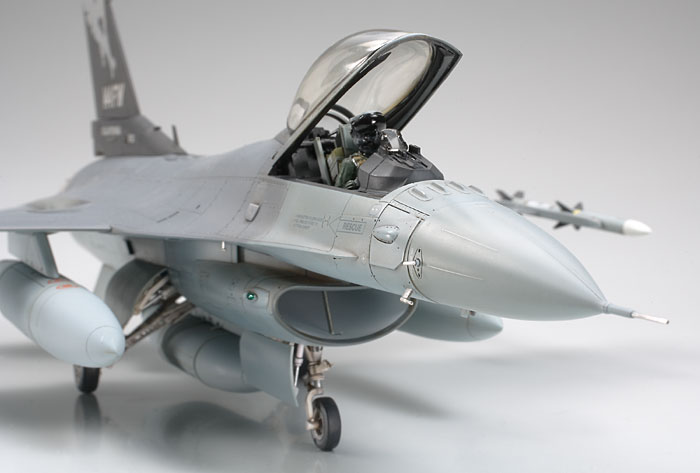 Tamiya F-16C Fighting Falcon (Block 25/32) 1/48