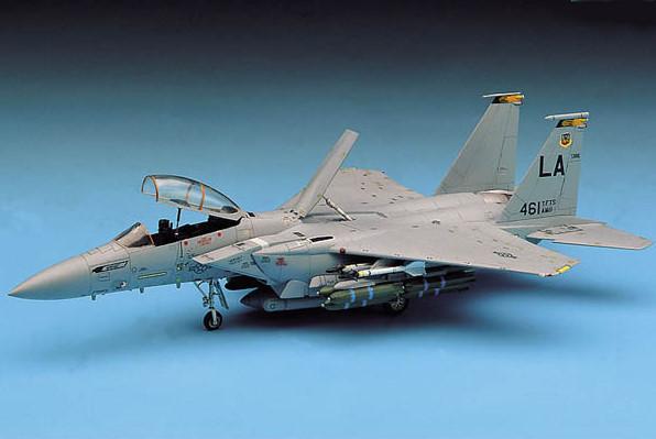 Hobby Boss F-15E Strike Eagle 1/72