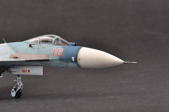 Trumpeter Russian Su-27 Flanker B Fighter 1/72