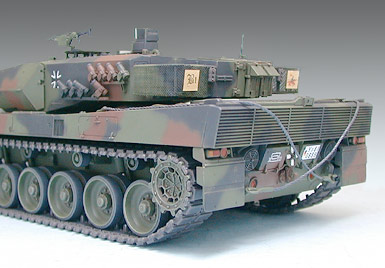 Tamiya Leopard 2A6 Main Battle Tank 1/35