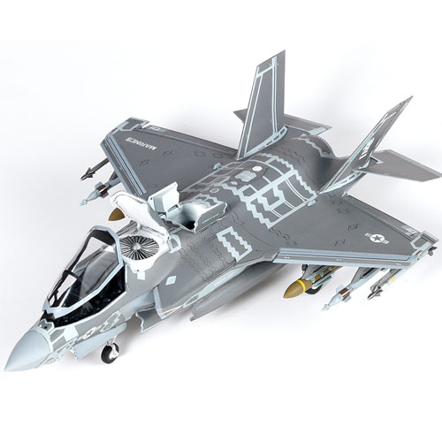 Academy USMC F-35B VMFA-121 "Green Knights" 1/72
