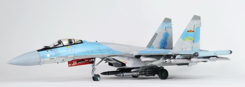 G.W.H Su-35S "Flanker E" Multirole Fighter Air to Surface Version 1/48