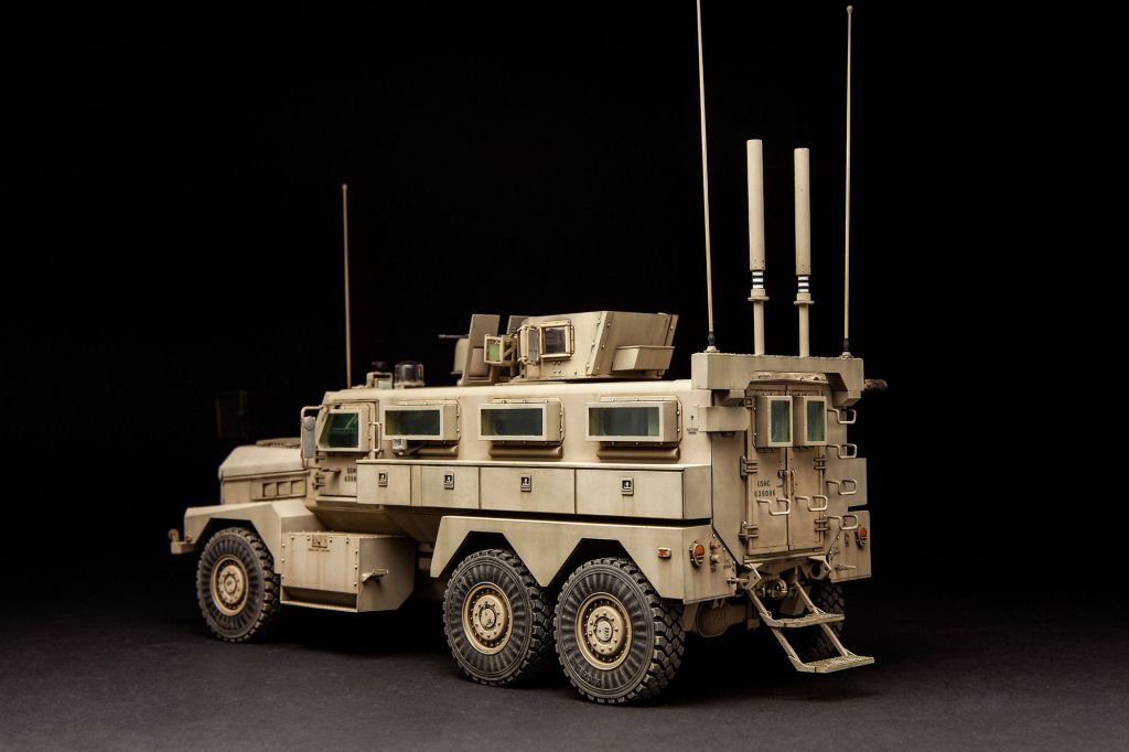 MENG U.S. Cougar 6x6 MRAP Vehicle 1/35