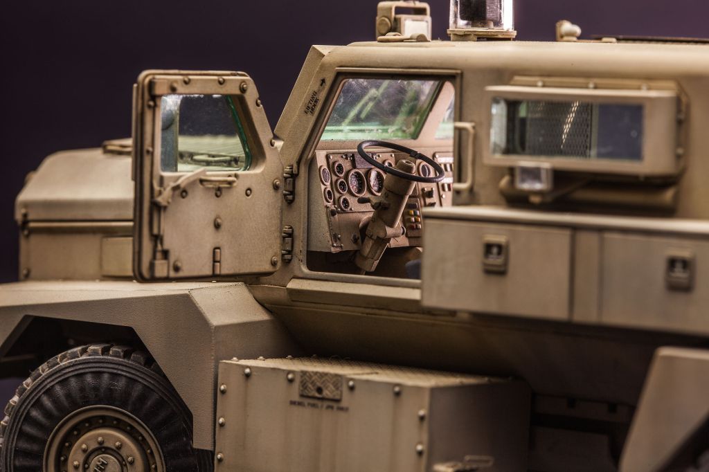 MENG U.S. Cougar 6x6 MRAP Vehicle 1/35