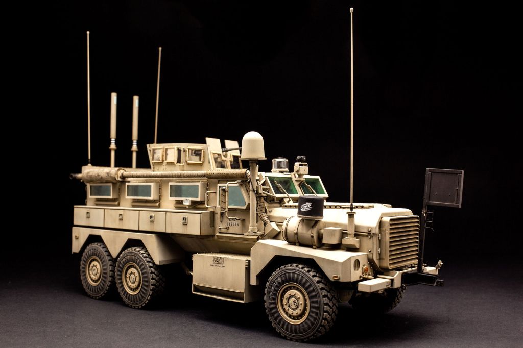MENG U.S. Cougar 6x6 MRAP Vehicle 1/35