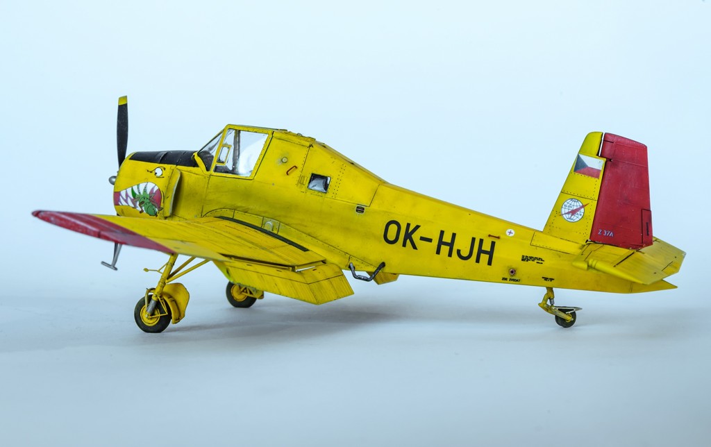 Eduard Z-37A Čmelák Weekend (ČR) 1/72