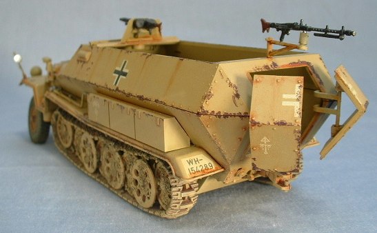 Tamiya German Mtl.SPW SDkfz.251 Ausf D Halftrack (+4 figurky) 1/35