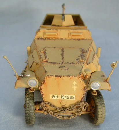 Tamiya German Mtl.SPW SDkfz.251 Ausf D Halftrack (+4 figurky) 1/35