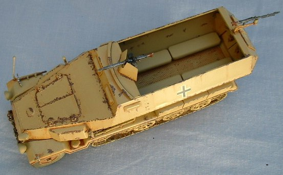 Tamiya German Mtl.SPW SDkfz.251 Ausf D Halftrack (+4 figurky) 1/35