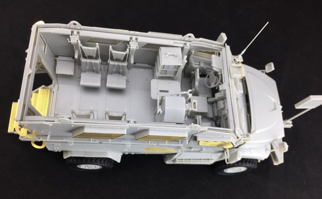 Bronco M1224 MaxxPro MRAP 1/35
