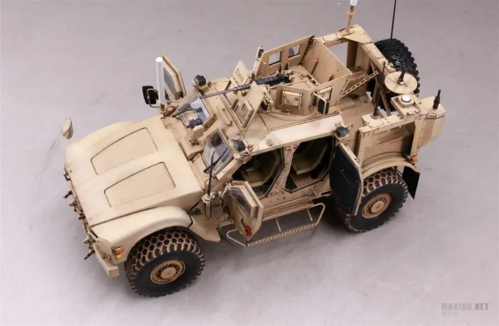 RFM U.S Mrap All Terrain Vehicle M1240a1 M-Atv With Full Interior 1/35