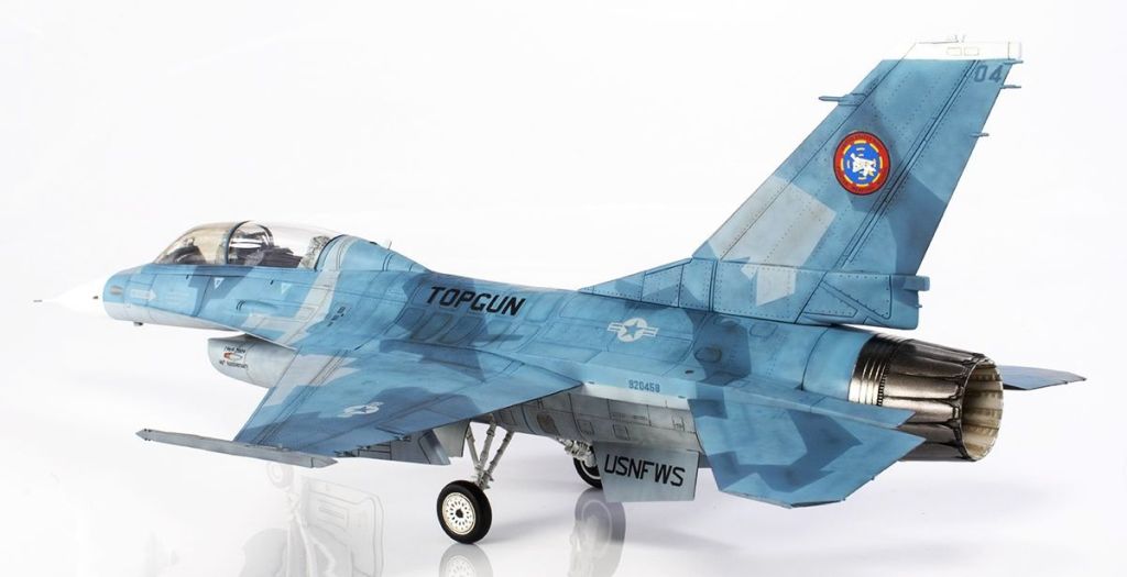 Kinetic F-16A/B NSWAC AGRESSOR 1/48