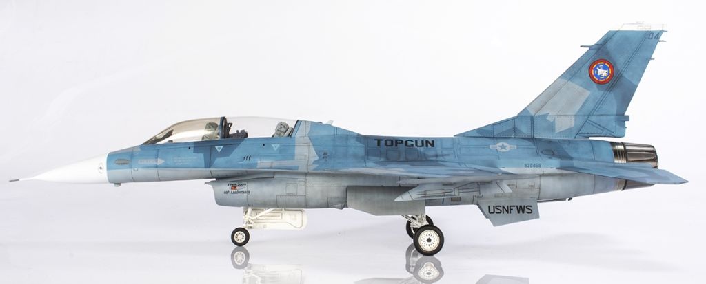 Kinetic F-16A/B NSWAC AGRESSOR 1/48