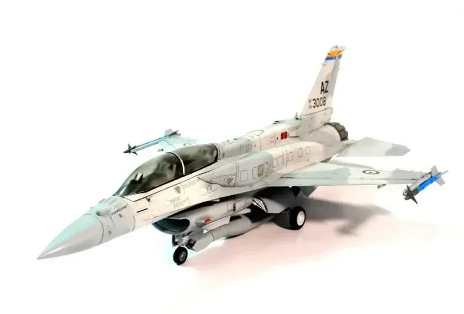 Kinetic F-16F UAE (Block 60) 1/48