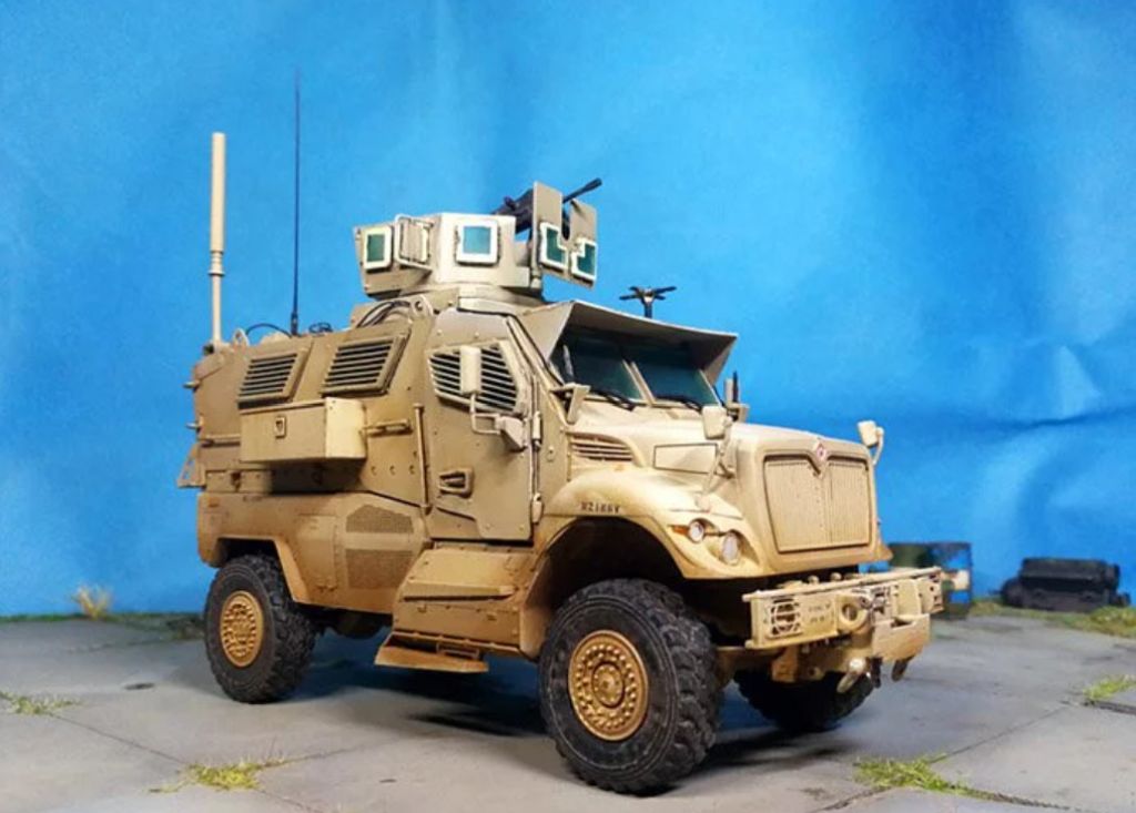 Kinetic 4X4 MRAP 1/35