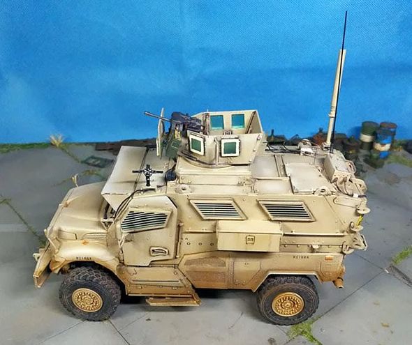 Kinetic 4X4 MRAP 1/35