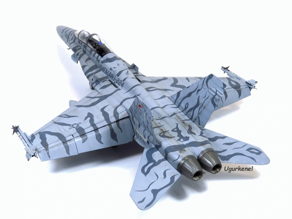 Kinetic F/A-18D ATARS Hornet 1/48