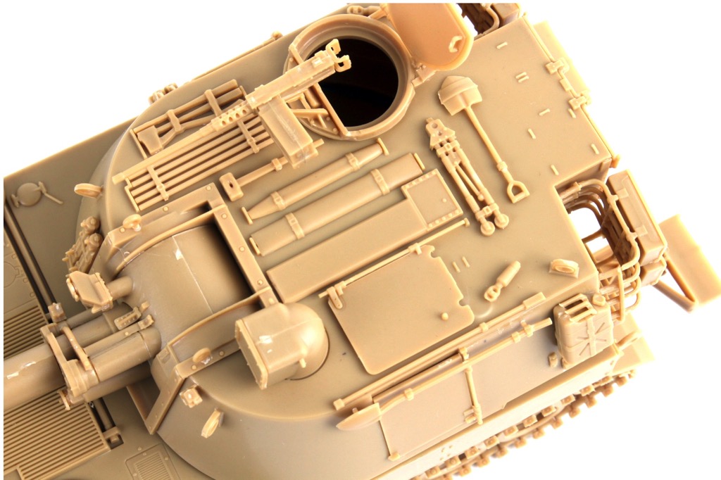 Kinetic M109A2 Self-Propelled Howitzer Paladin 1/35