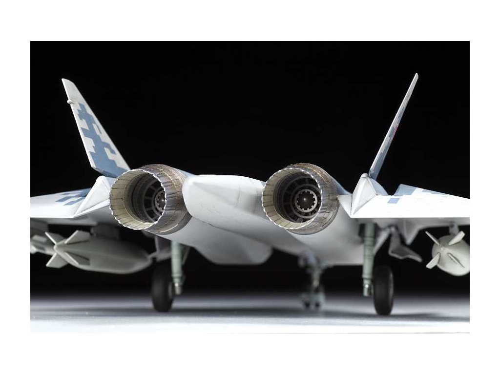 Zvezda Sukhoi SU-57 Russian Fifth-Generation Fighter 1/72