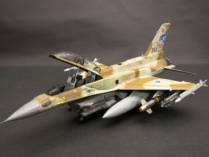 Kinetic F-16I SUFA (STORM) with IDF Weapons 1/48