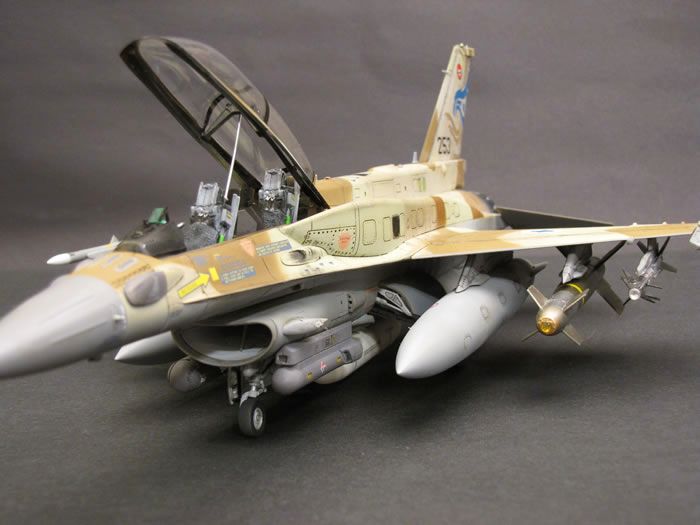 Kinetic F-16I SUFA (STORM) with IDF Weapons 1/48