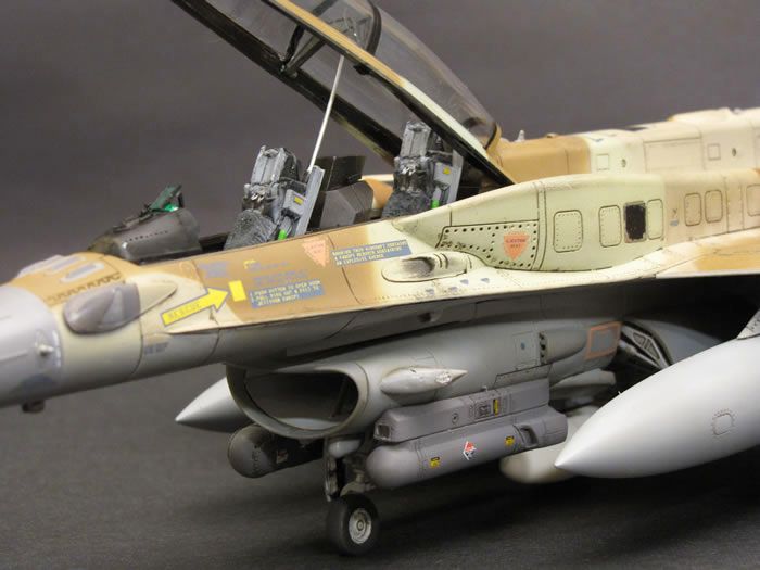 Kinetic F-16I SUFA (STORM) with IDF Weapons 1/48