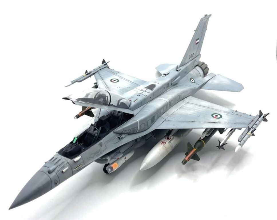 Kinetic F-16E/F Desert Vipers Block 60 1/48 (Chybí díly trupových nádrží, jinak kompletní)