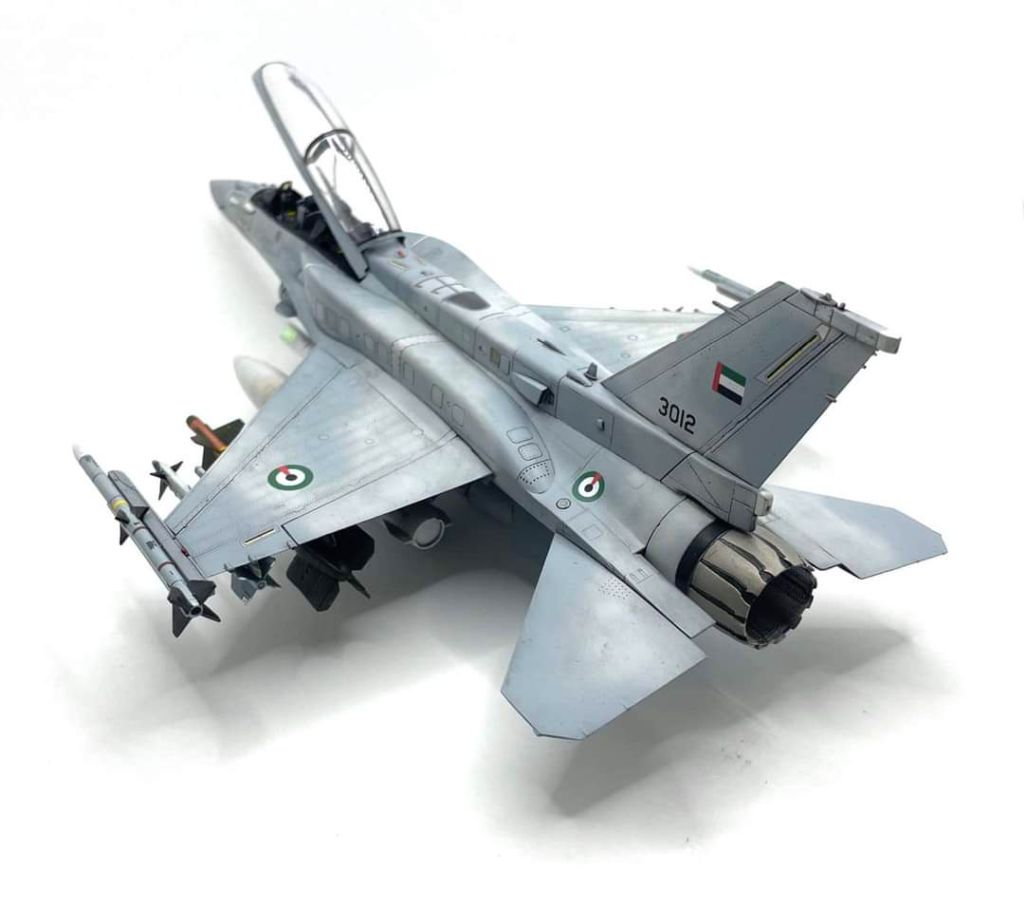 Kinetic F-16E/F Desert Vipers Block 60 1/48 (Chybí díly trupových nádrží, jinak kompletní)