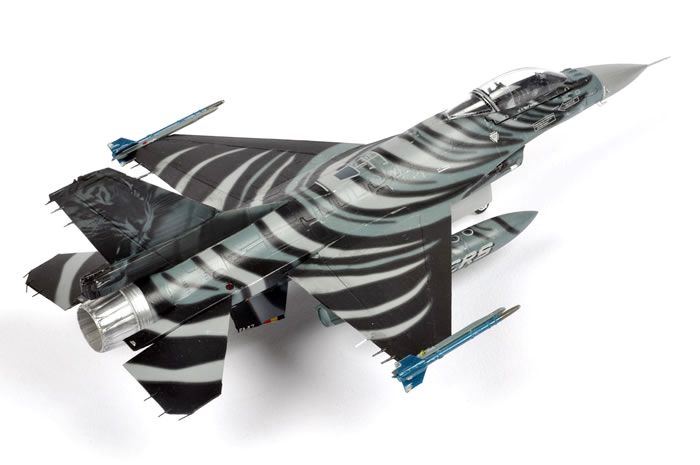 Kinetic F-16A Block 20 MLU Tiger Meet 2009 1/48