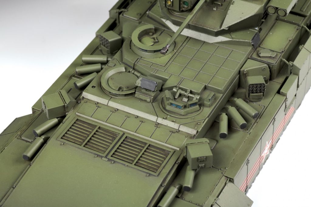 Zvezda Russian Heavy Infantry Fighting Vehicle TBMP T-15 Armata 1/35