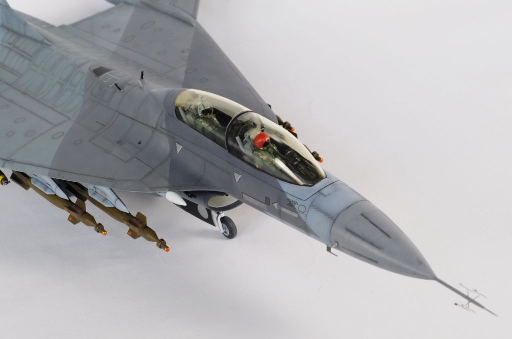 Kinetic F-16XL-2 Experimental Fighter 1/48