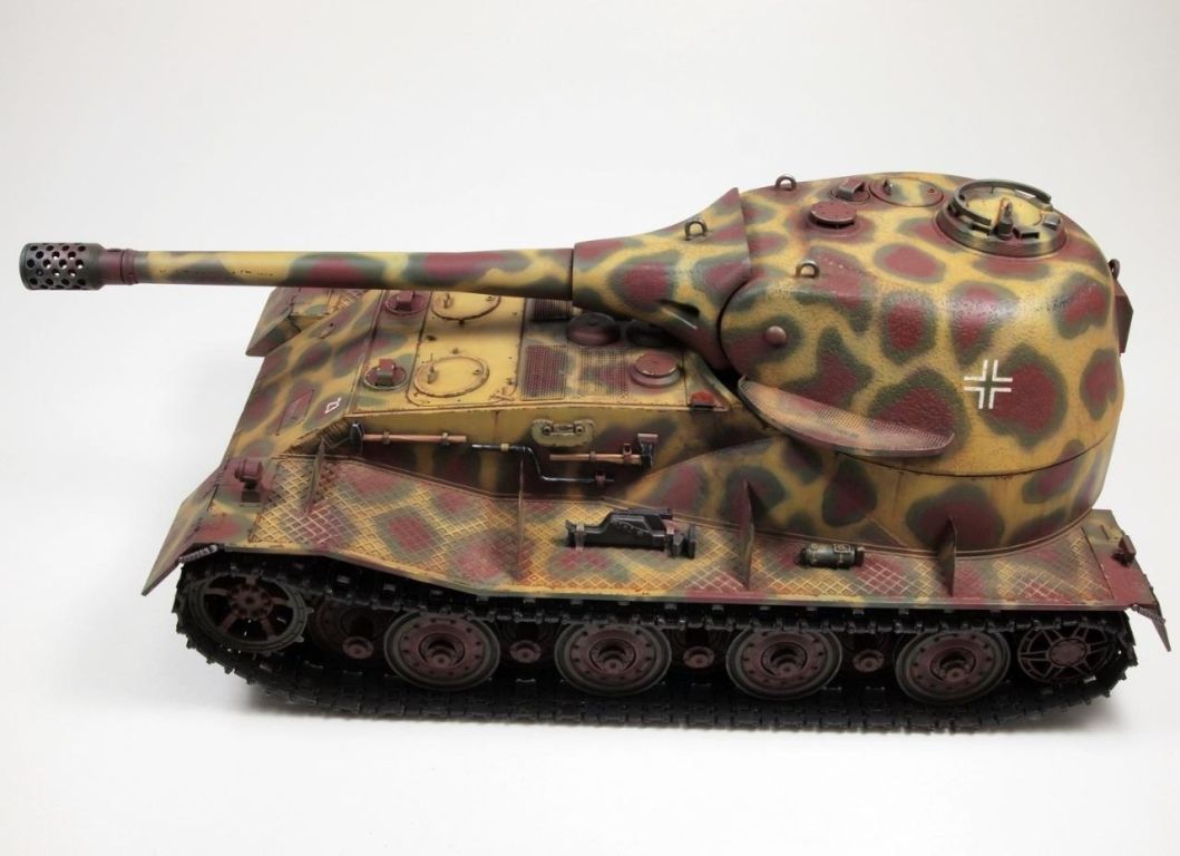Amusing Hobby Panzerkampfwagen VK72.01(K) 1/35