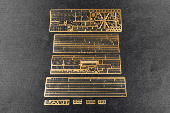 Trumpeter German Navy Aircraft Carrier DKM Graf Zeppelin 1/350