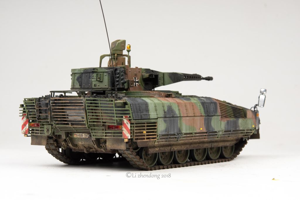 RFM German Schützenpanzer PUMA with workable Track links 1/35