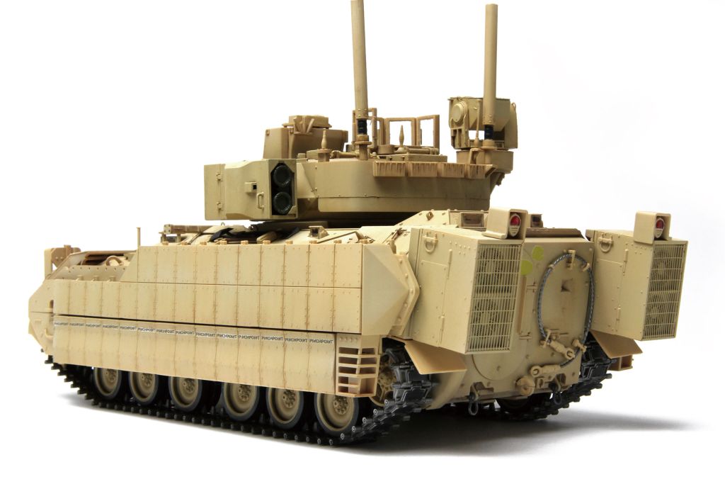 MENG U.S. Infantry Fighting Vehicle M2A3 Bradley w/BUSK III - FULL INTERIOR! 1/35