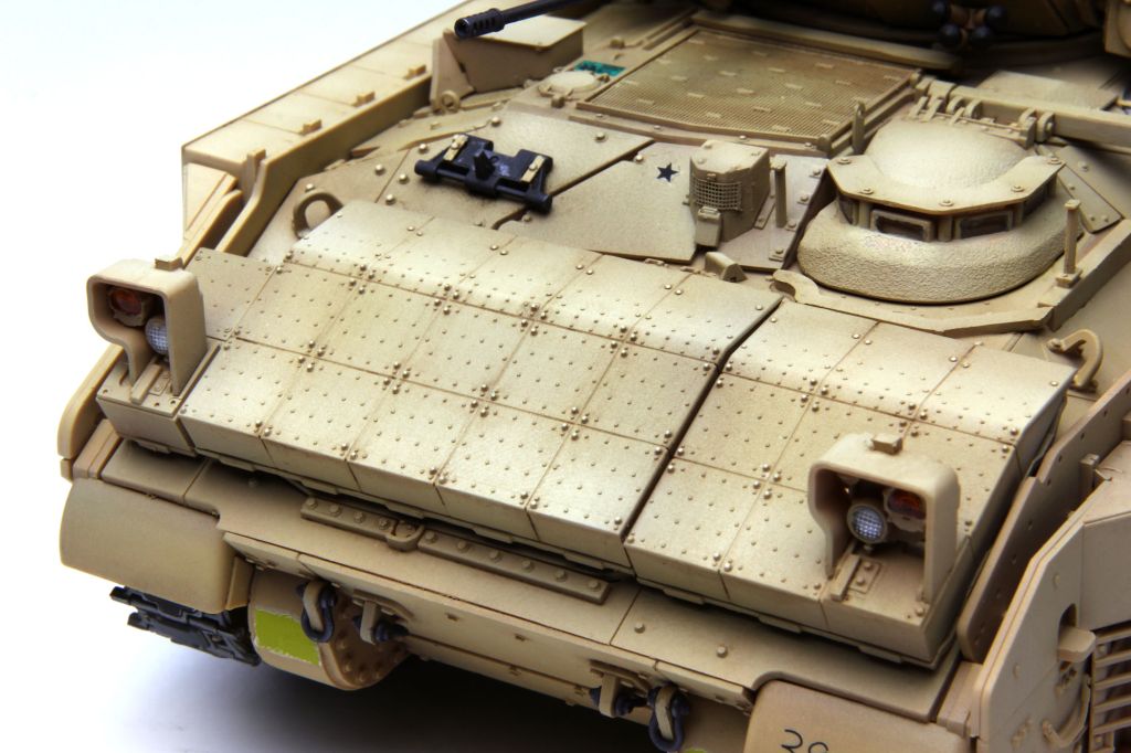 MENG U.S. Infantry Fighting Vehicle M2A3 Bradley w/BUSK III - FULL INTERIOR! 1/35