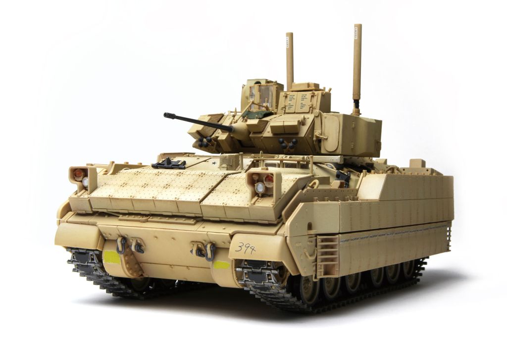 MENG U.S. Infantry Fighting Vehicle M2A3 Bradley w/BUSK III - FULL INTERIOR! 1/35