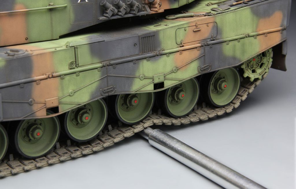MENG German Main Battle Tank Leopard 2 A4 1/35