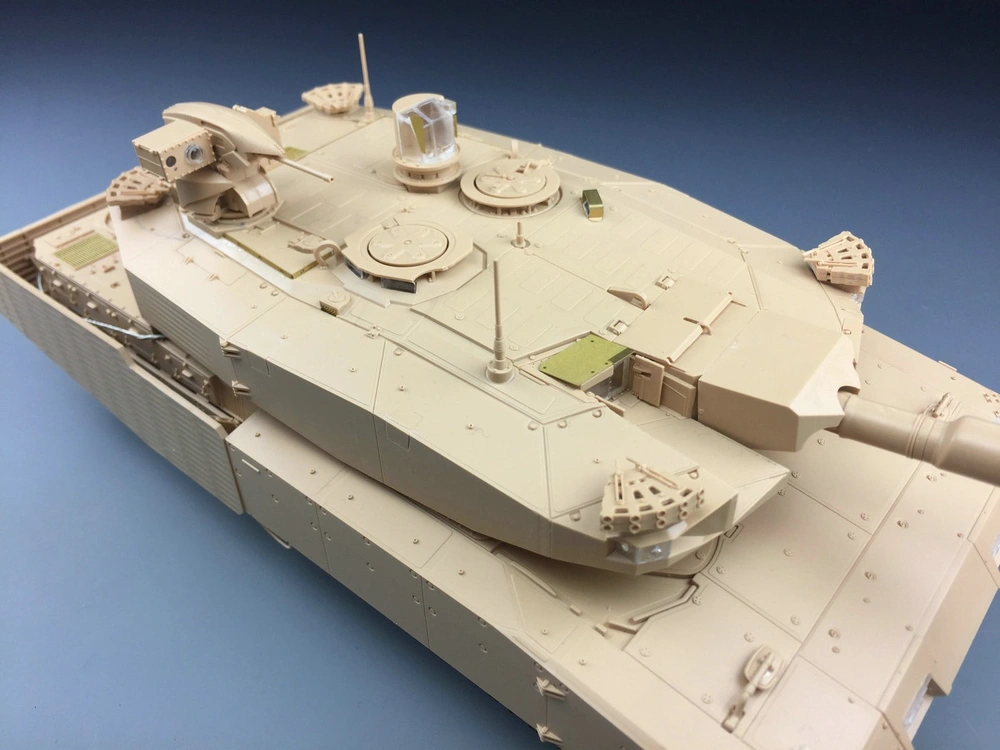 Tiger Model Leopard II Revolution II MBT 4in1 1/35
