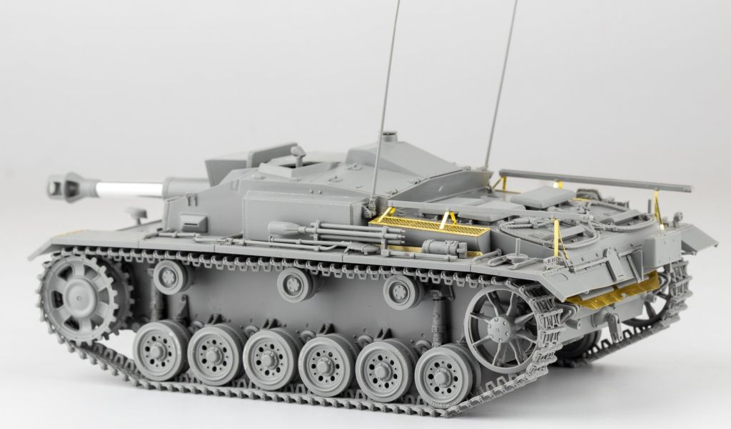Takom 10.5cm StuH42 Ausf. E/F 1/35