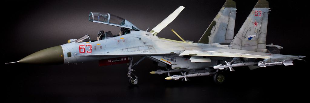 G.W.H Su-27UB "Flanker C" Heavy Fighter 1/48