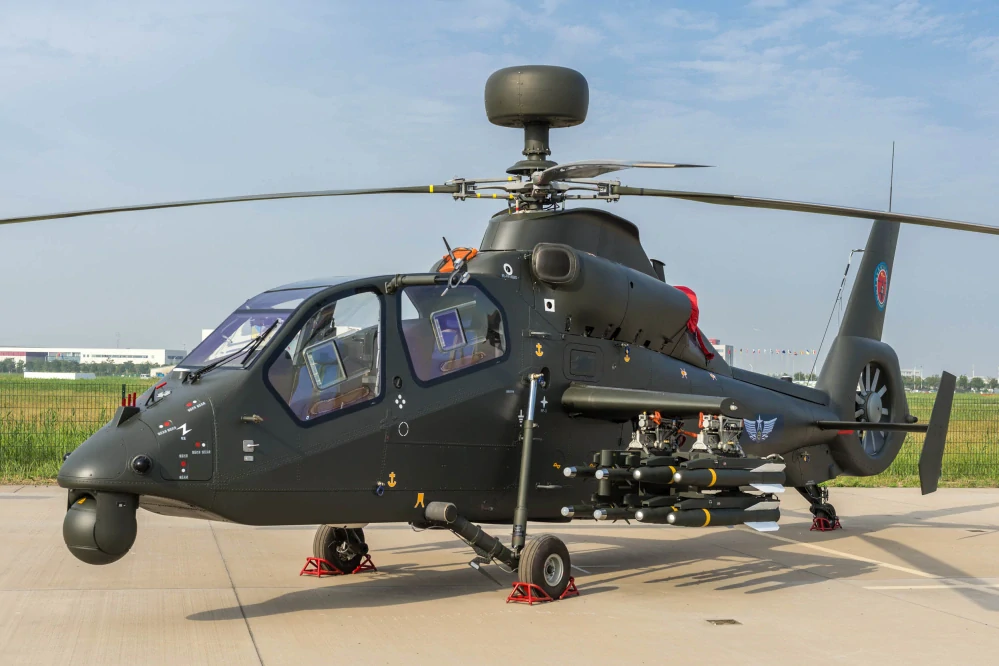 Trumpeter Z-19G Light Scout/Attack Helicopter 1/48