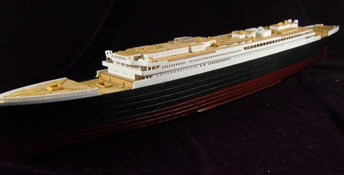 Artwox The White Star Liner Titanic MCP (Academy) - paluba 1/400