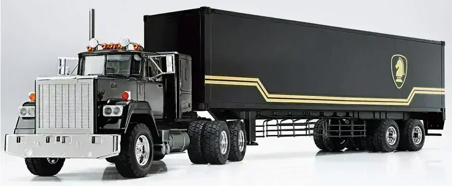 Aoshima Knight Rider Trailer Truck 1/28