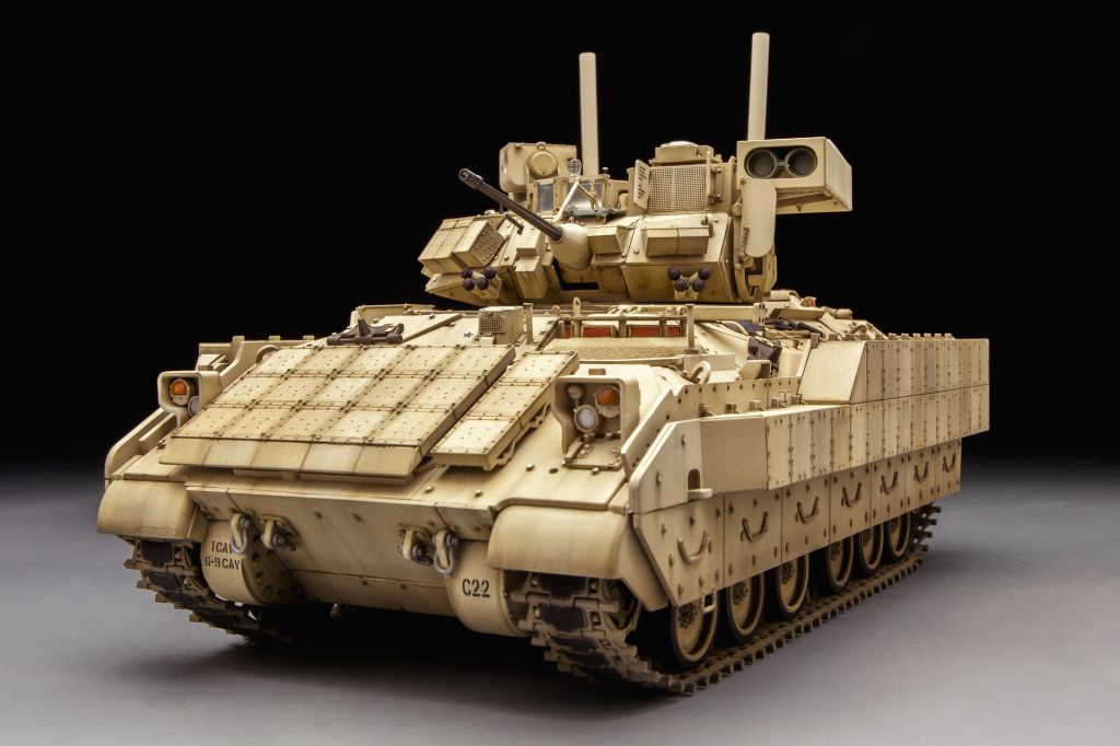 MENG U.S. Cavalry Fighting Vehicle M3A3 Bradley w/BUSK III 1/35