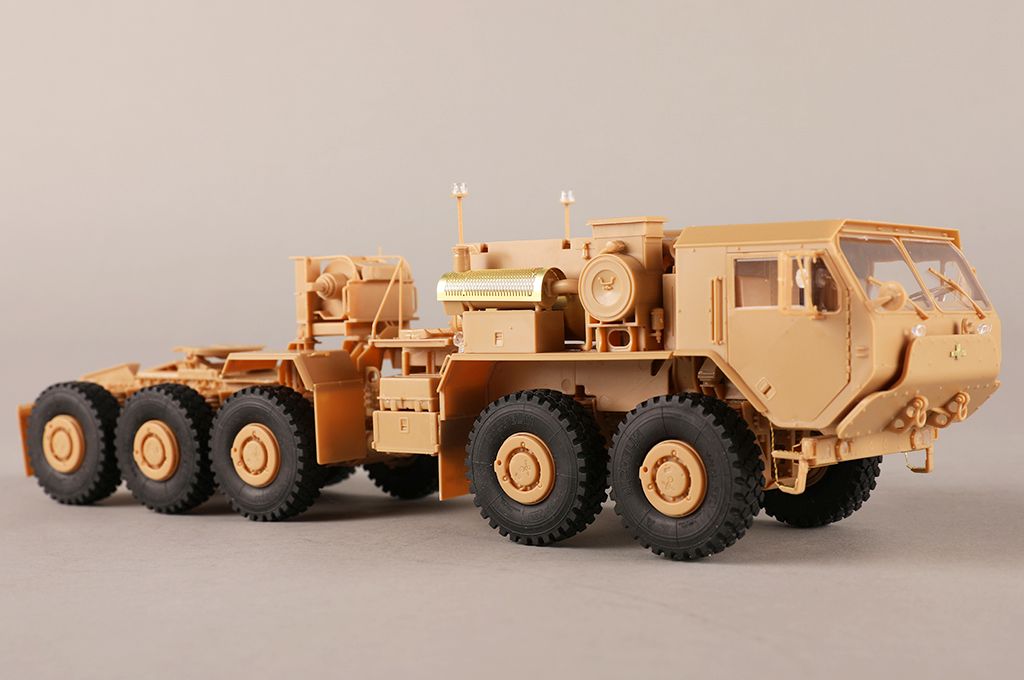 I Love Kit LVSR MKR16 Tractor 1/35
