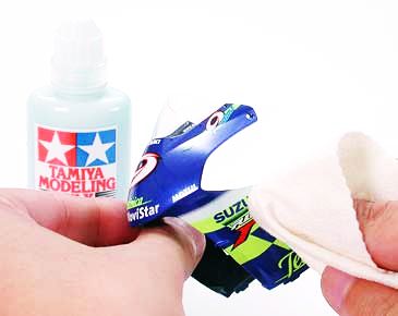 Tamiya Modeling Wax with Applicator - 30ml / Leštící vosk s aplikátorem