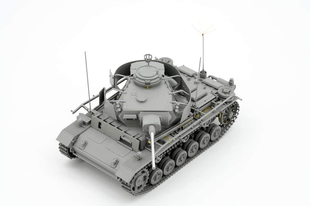 Border Model Pz.Bef.Wg.III Ausf.K with Schurzen 1/35