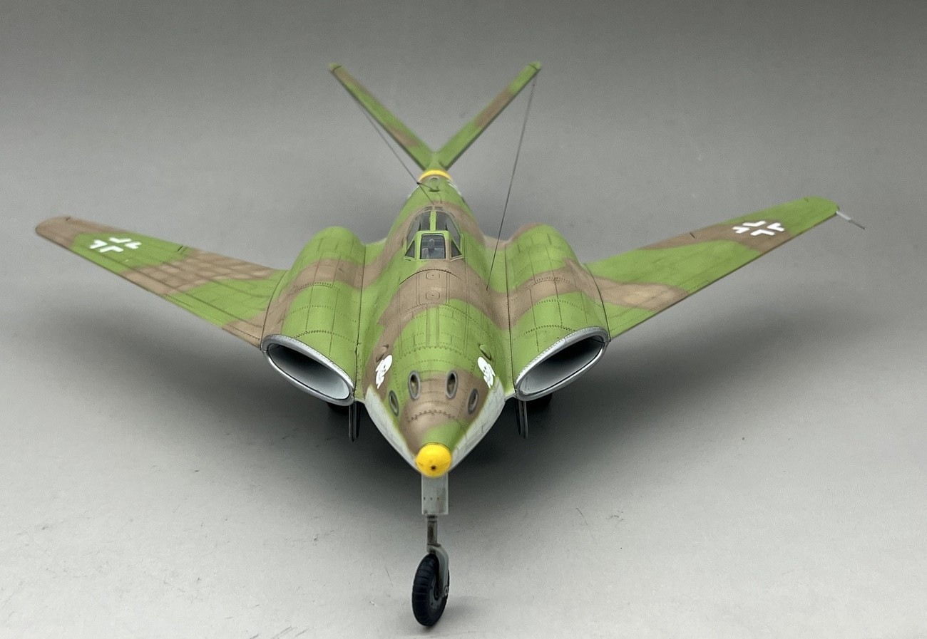 Amusing Hobby Me262 HGIII "V-Tail" 1/48